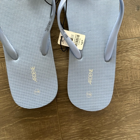 3/$5 NWT flip flops - Picture 2 of 4